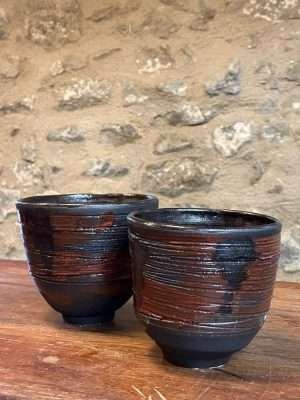 Pot ovale noire metalique rouge
