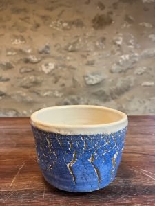 Pot cracquelé décorative - bleu sur blanc